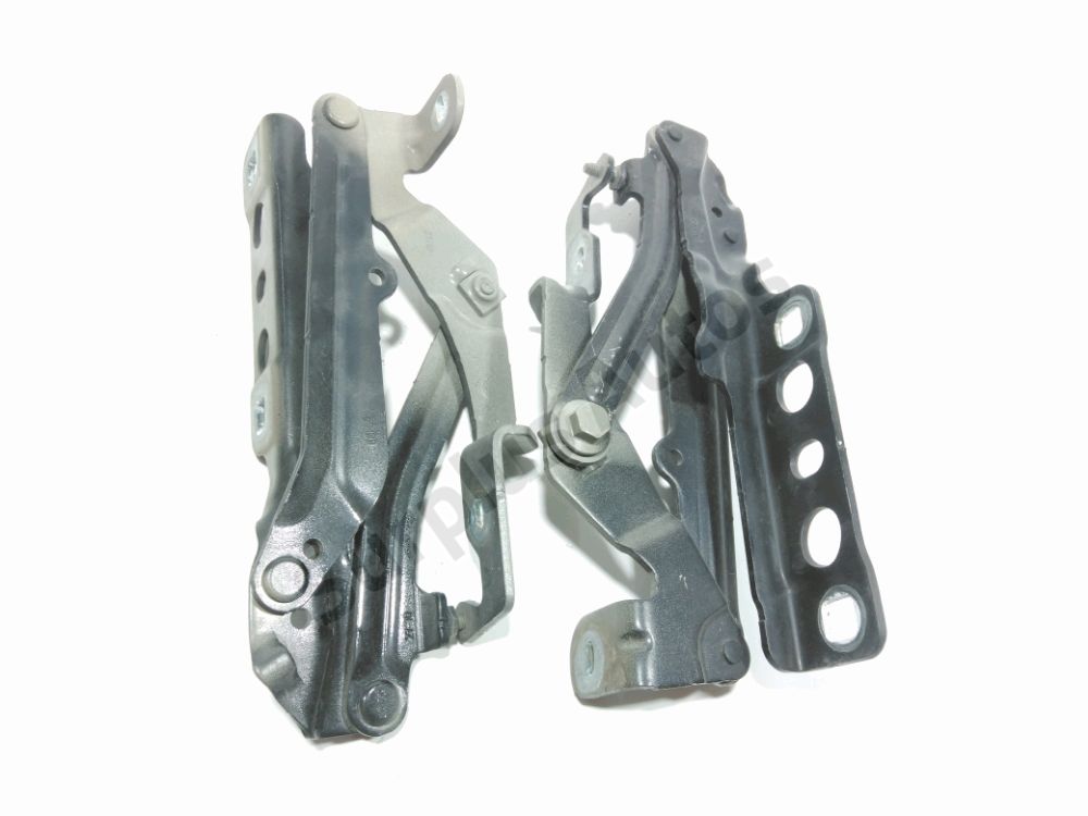 Jeu de charnières de capot