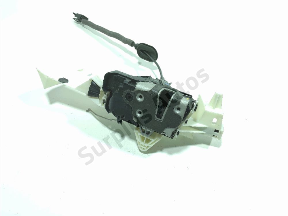 Serrure de porte avant gauche