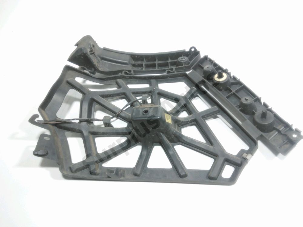 Support gauche de pare-choc arrière