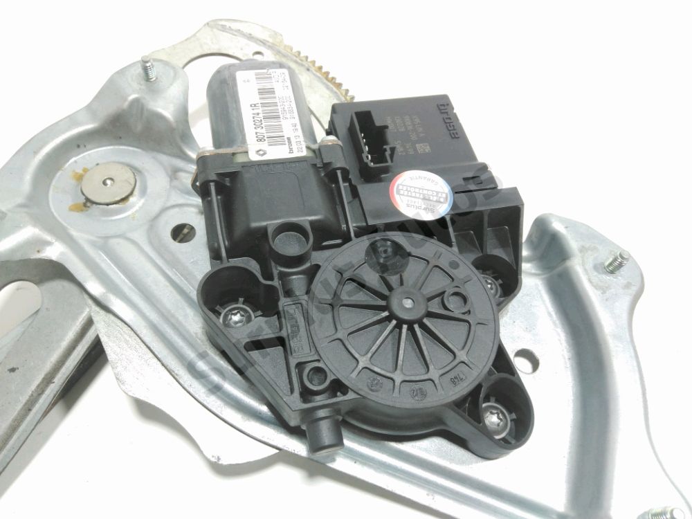 Lève-vitre électrique avant droit