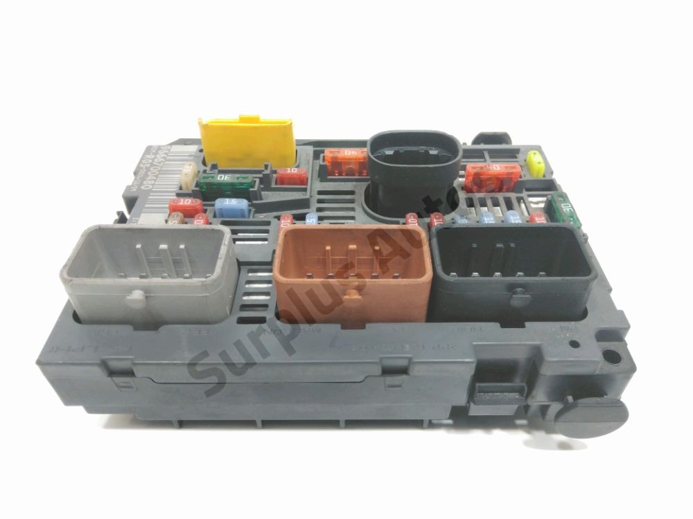 Boite à fusibles moteur