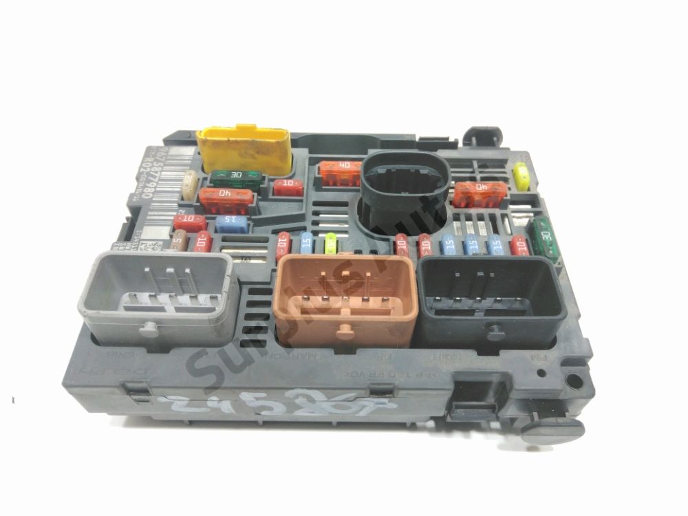 Boite à fusibles moteur