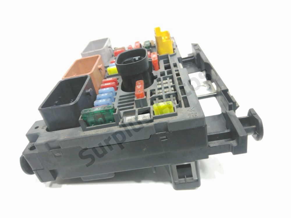Boite à fusibles moteur