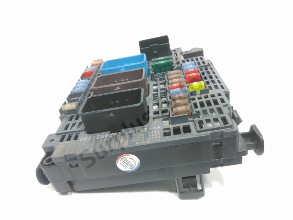 Boite à fusibles moteur
