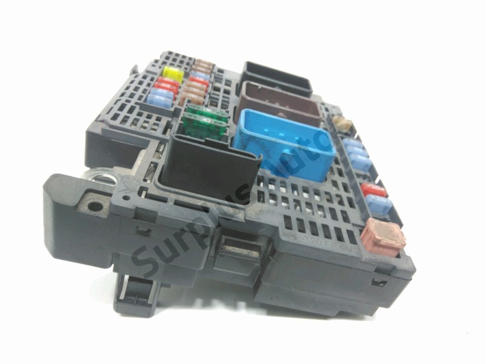 Boite à fusibles moteur
