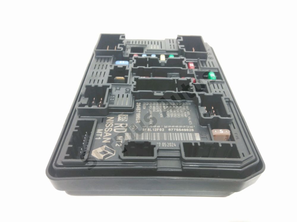 Boite à fusibles moteur