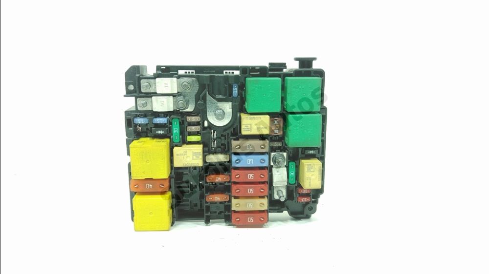 Boite à fusibles moteur