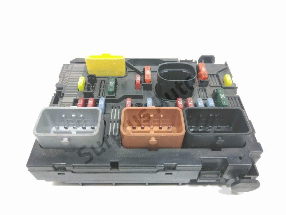 Boite à fusibles moteur