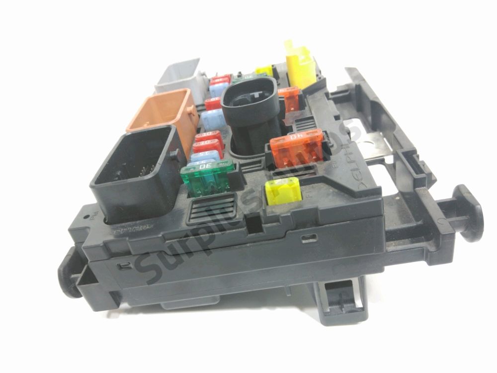 Boite à fusibles moteur