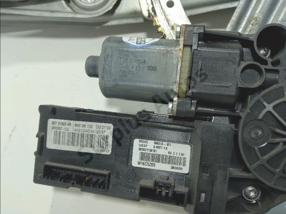 Lève-vitre électrique avant gauche