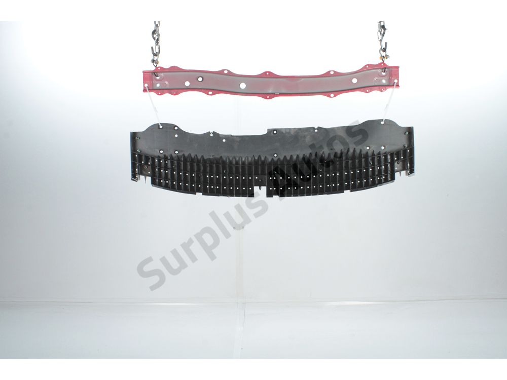 Traverse inférieure armature avant
