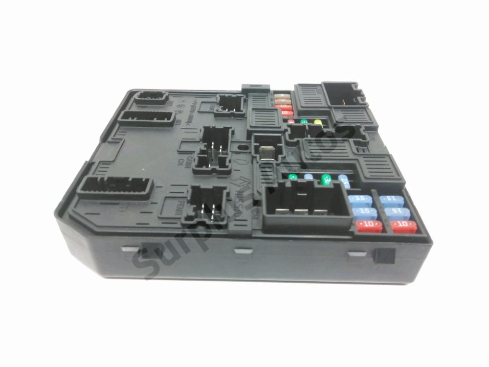 Boite à fusibles moteur