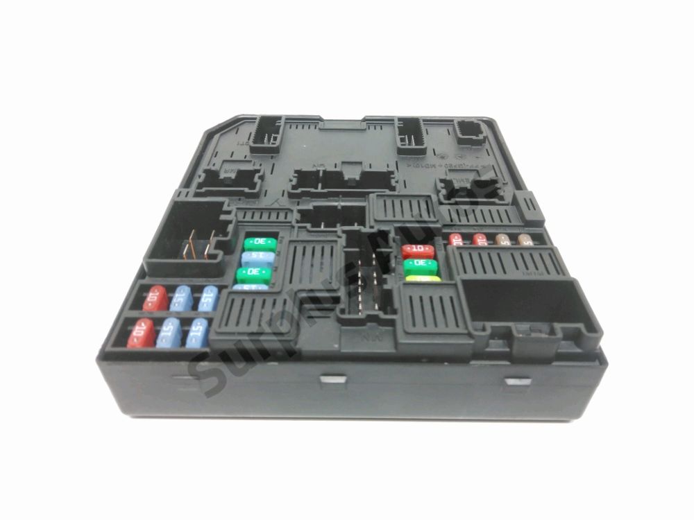 Boite à fusibles moteur