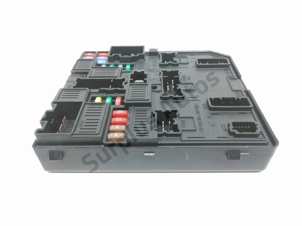 Boite à fusibles moteur