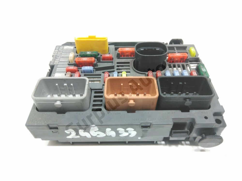 Boite à fusibles moteur
