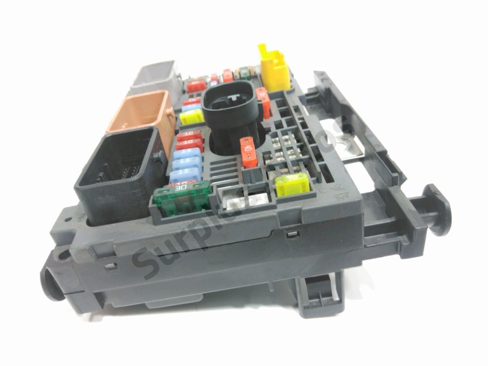 Boite à fusibles moteur