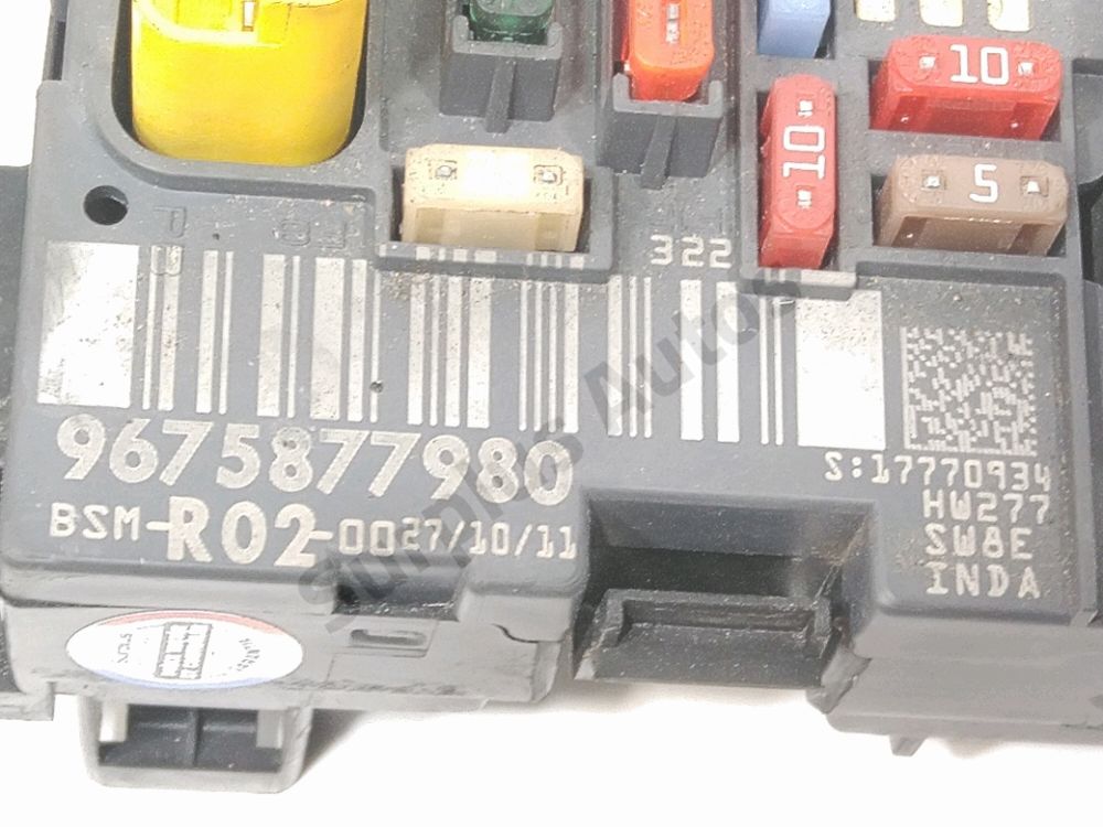 Boite à fusibles moteur
