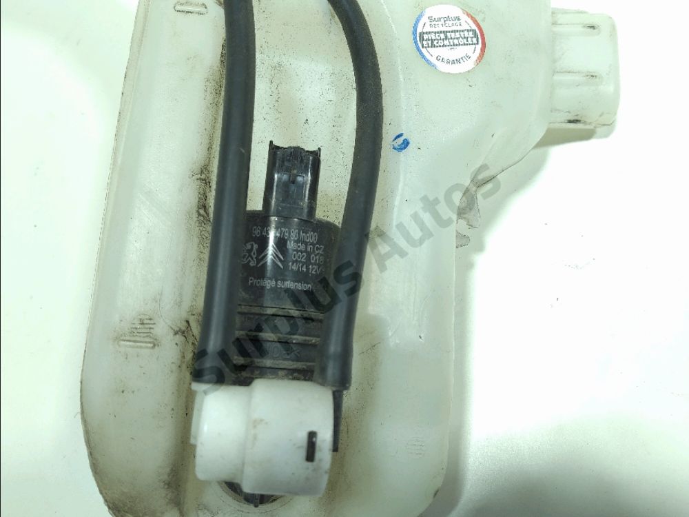 Réservoir de lave glace avant