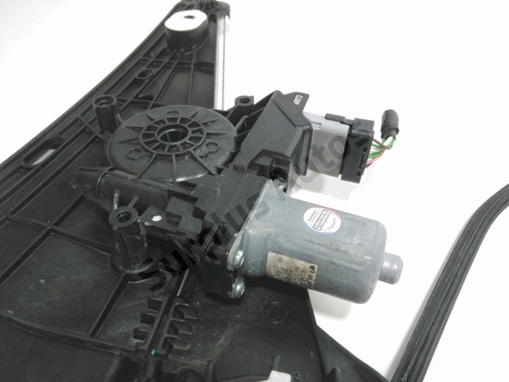 Lève-vitre électrique avant gauche