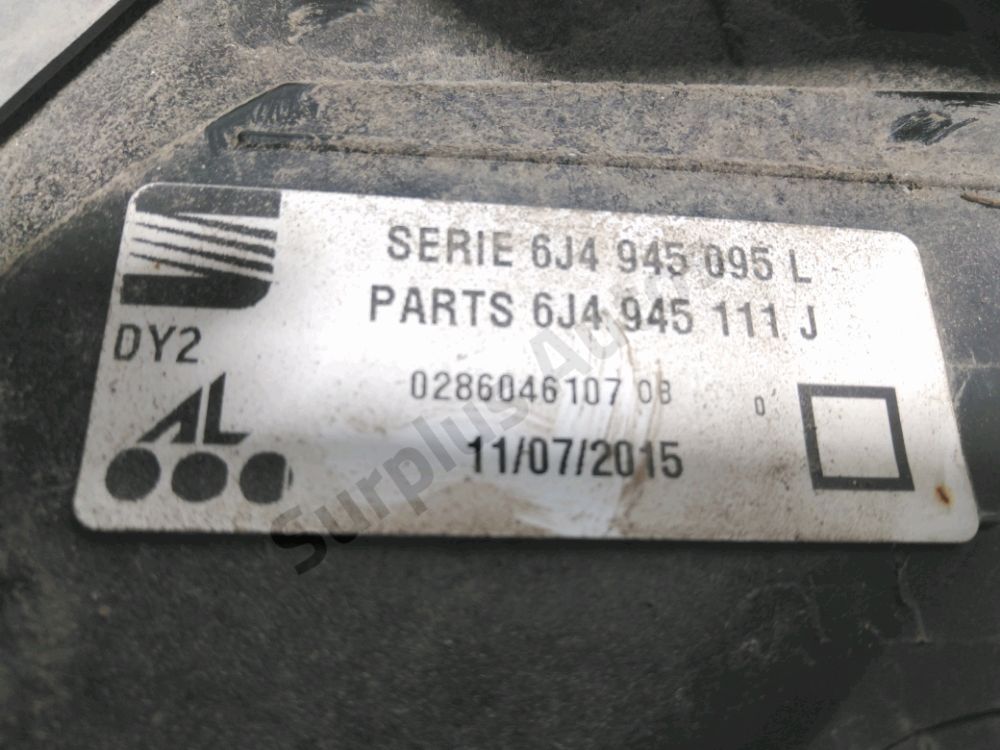 Feu arrière gauche