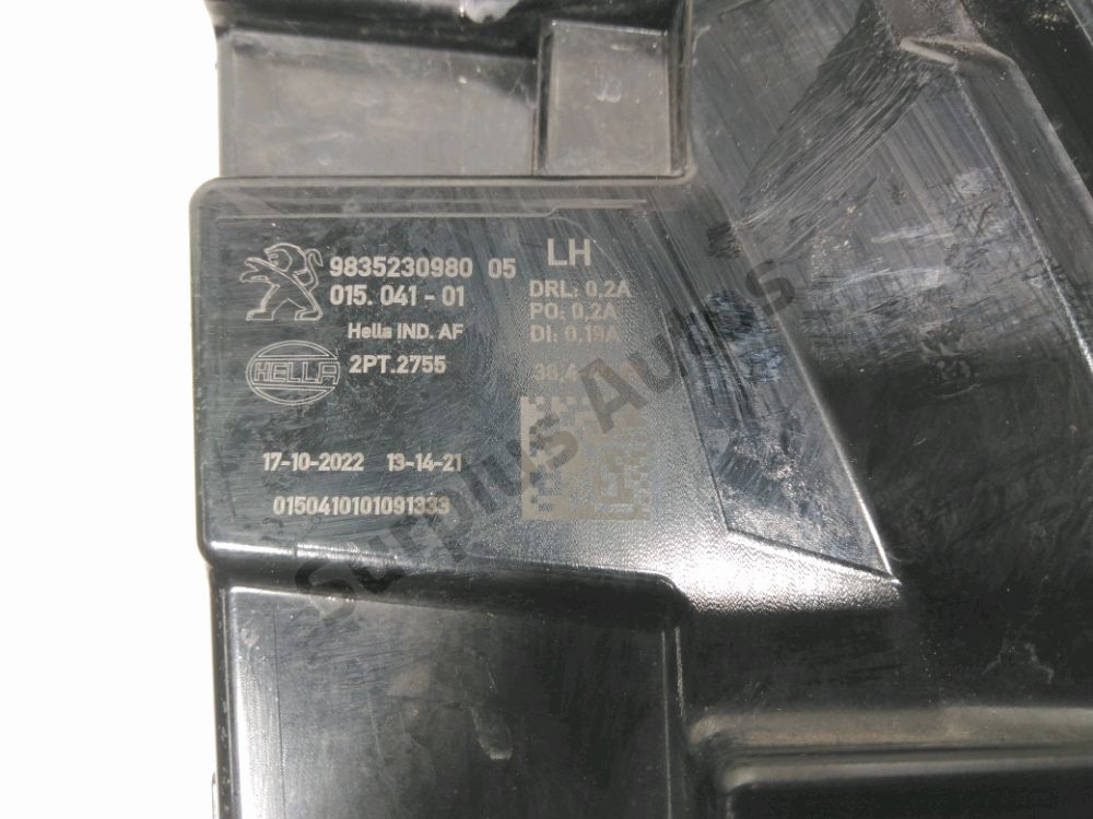 Feu diurne avant gauche