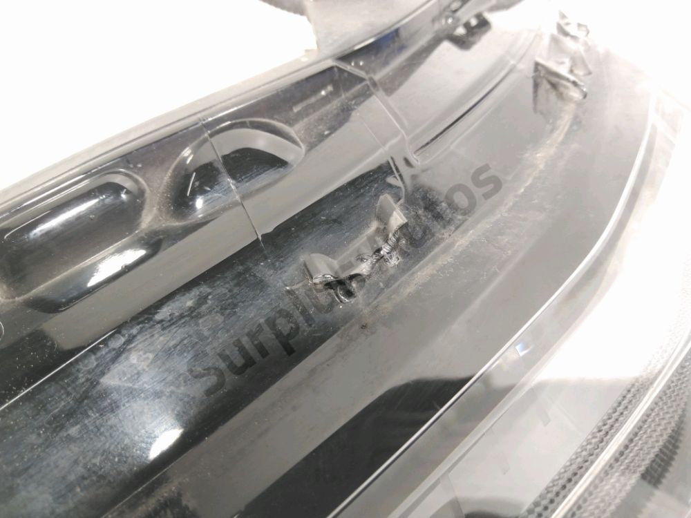 Feu diurne avant droit