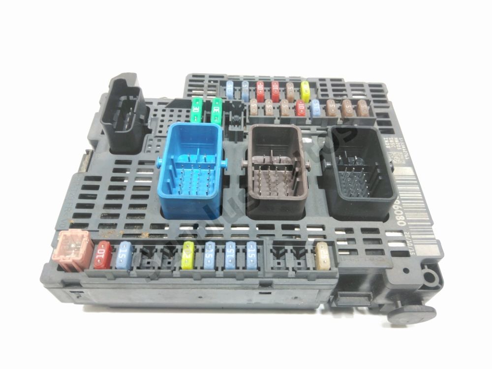 Boite à fusibles moteur