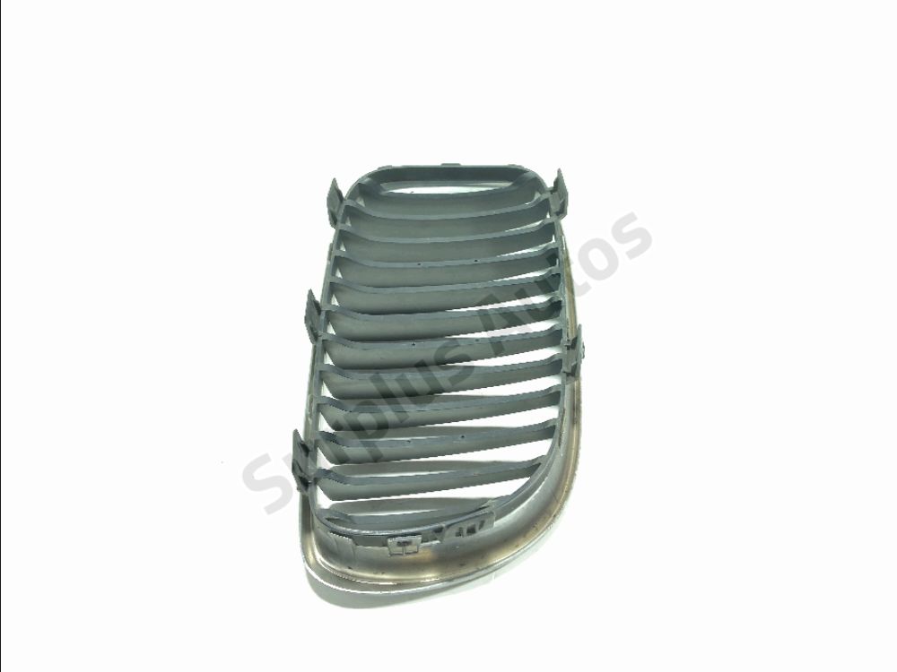 Grille de calandre gauche