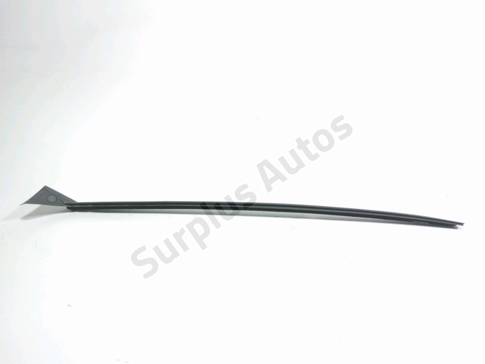 Baguette pare-brise avant droite