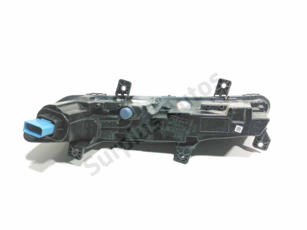 Feu diurne avant gauche