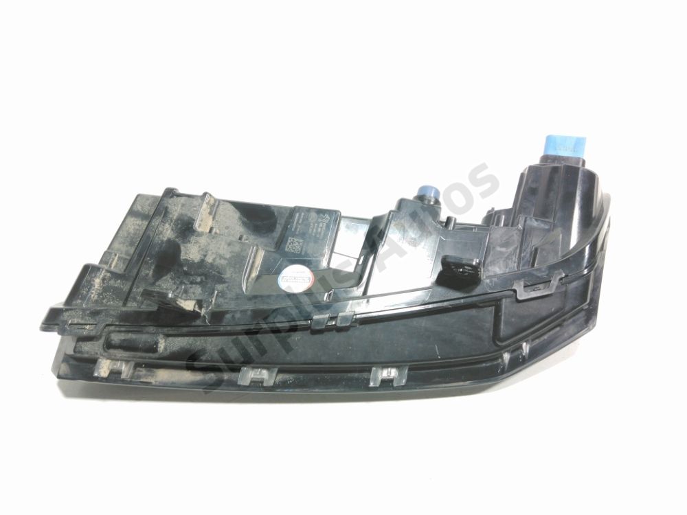 Feu diurne avant gauche