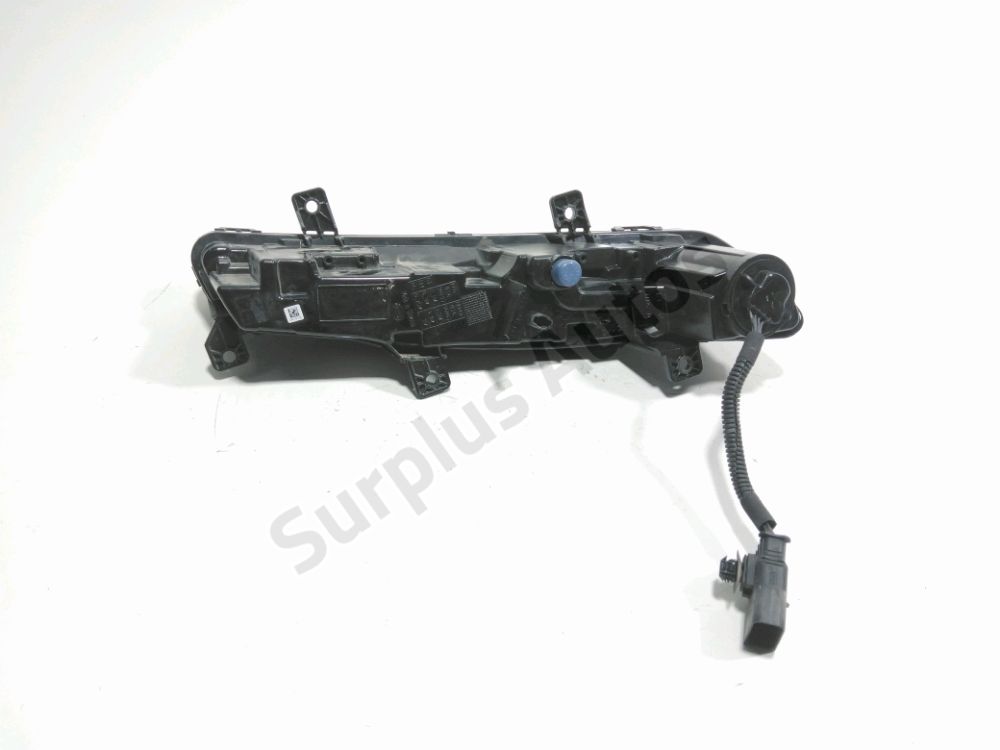 Feu diurne avant droit