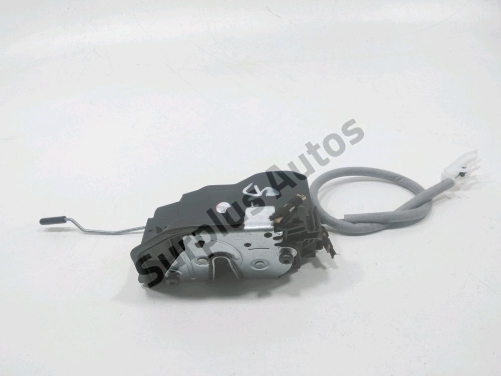 Serrure de porte avant droite
