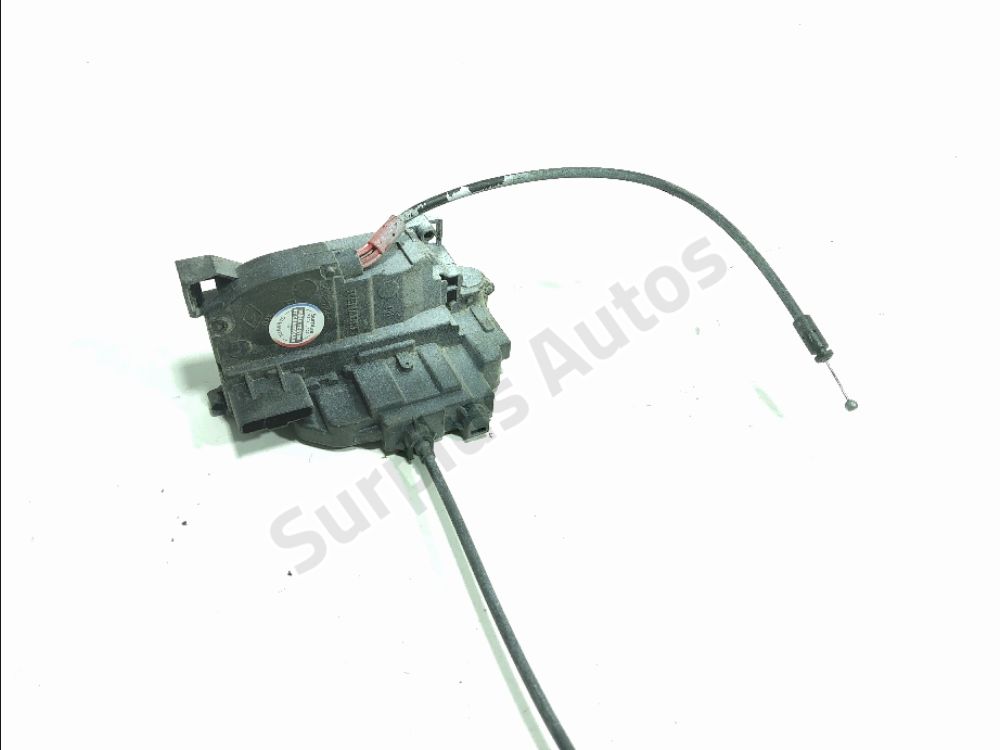 Serrure de porte avant droite