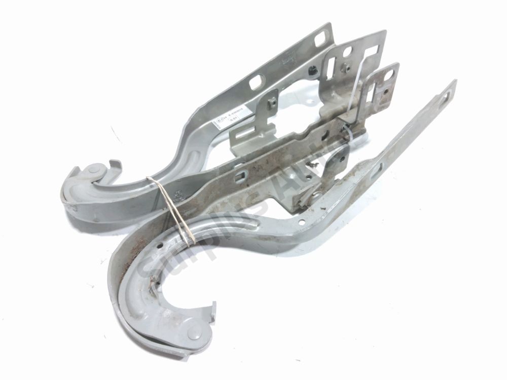 Jeu de charnières de capot