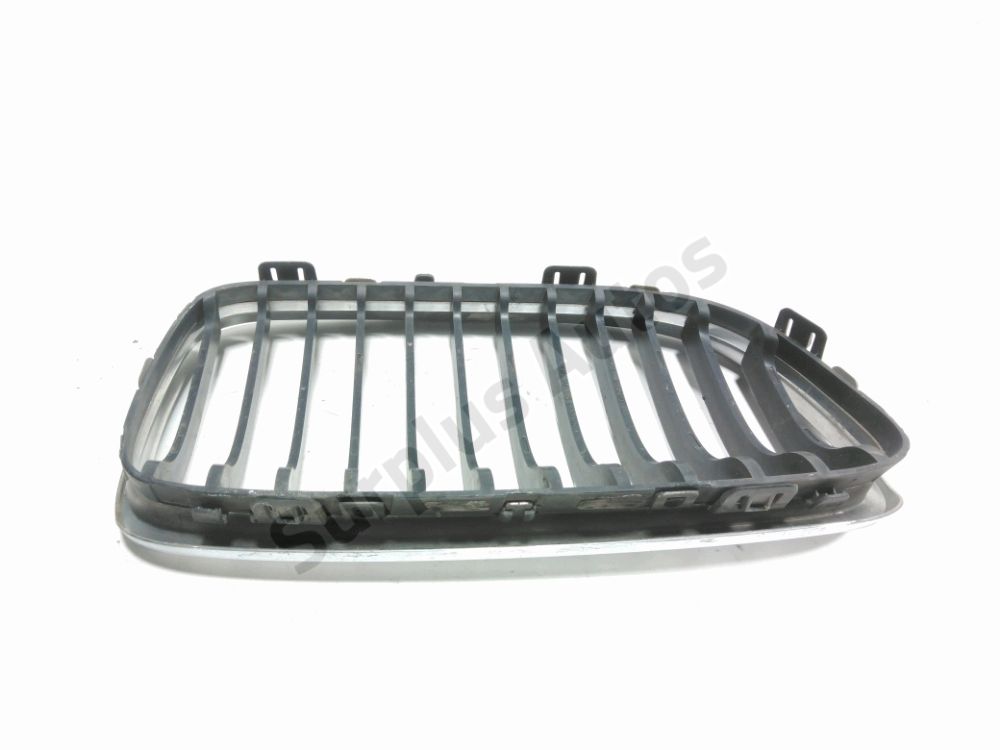 Grille de calandre gauche