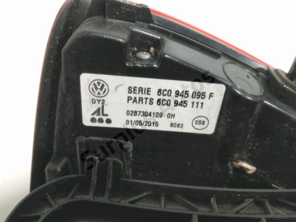 Feu arrière gauche