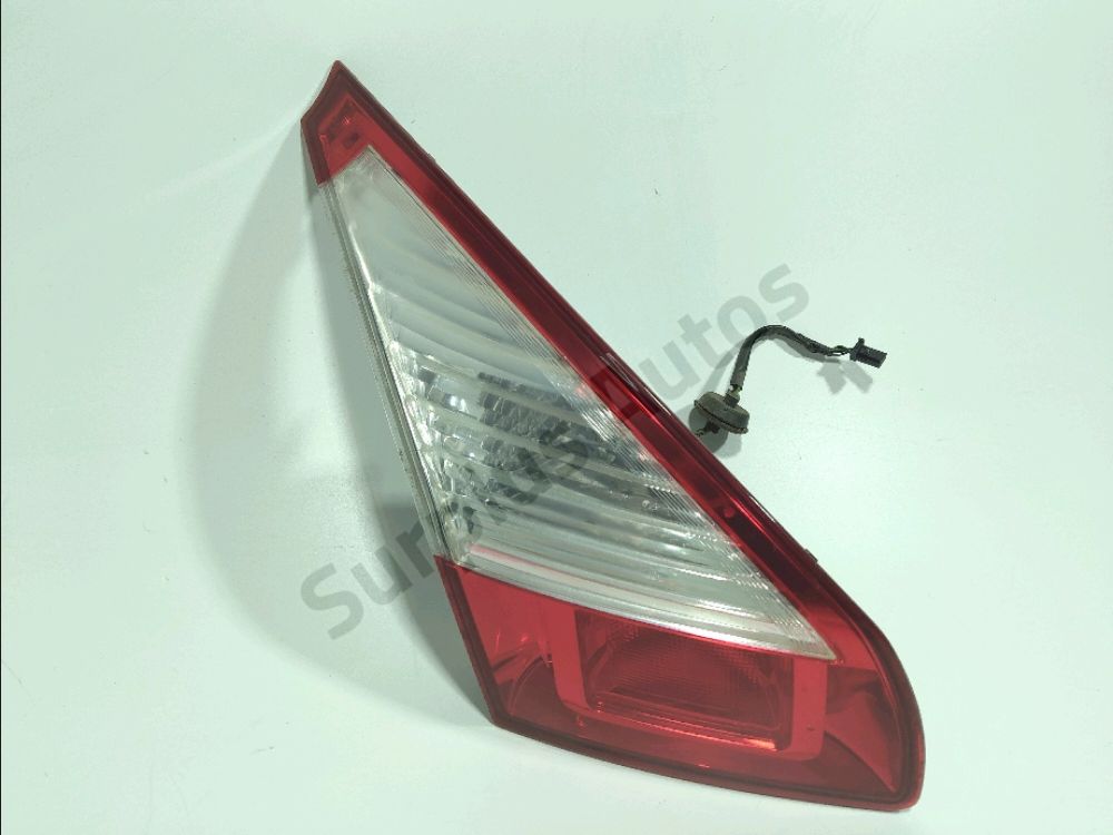 Feu arriere interieur gauche