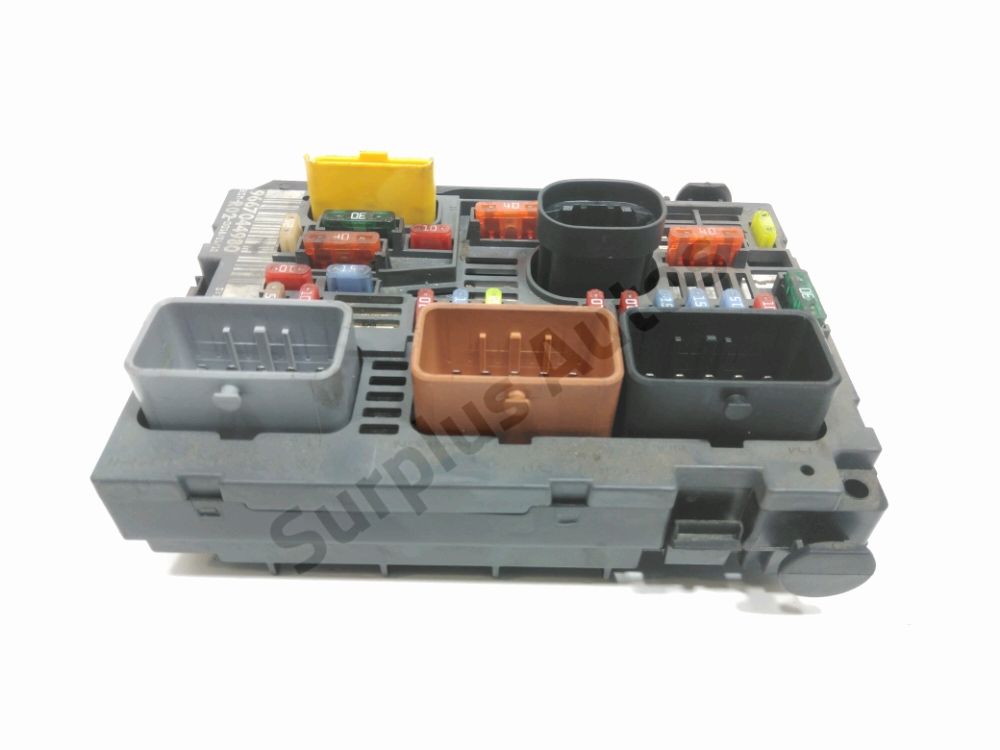 Boite à fusibles moteur