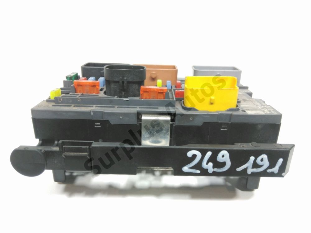 Boite à fusibles moteur