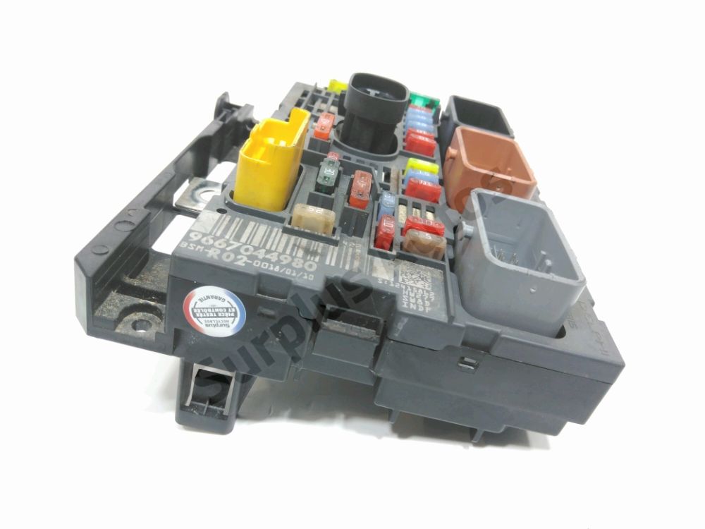 Boite à fusibles moteur