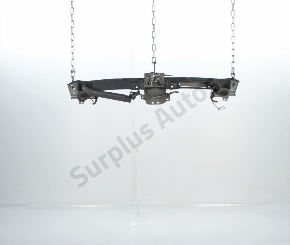 Traverse superieure armature avant