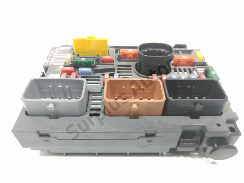 Boite à fusibles moteur