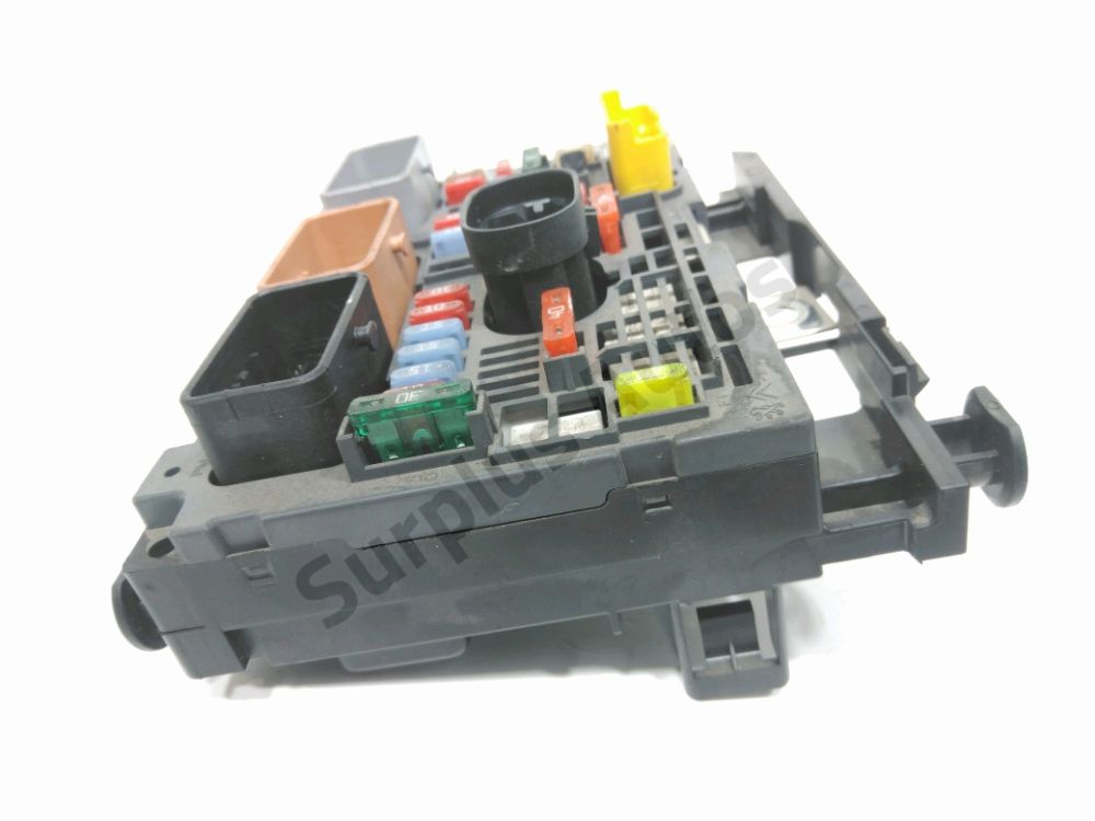 Boite à fusibles moteur
