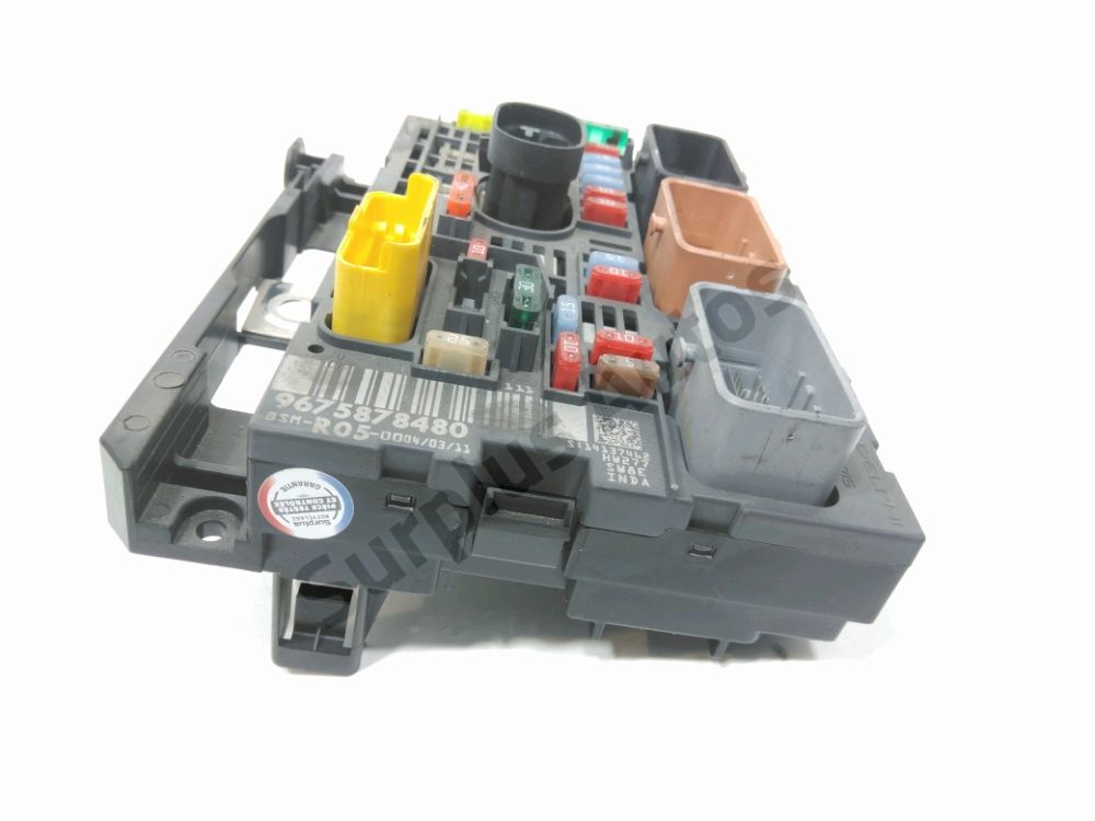 Boite à fusibles moteur