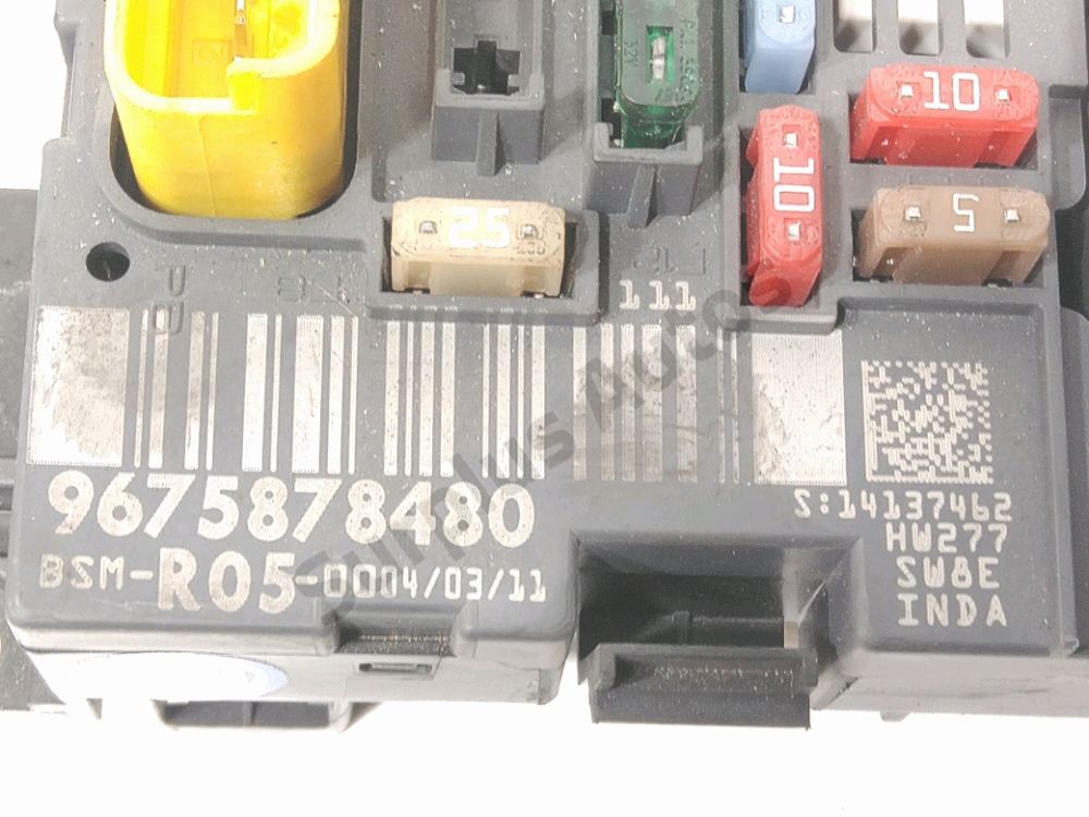 Boite à fusibles moteur