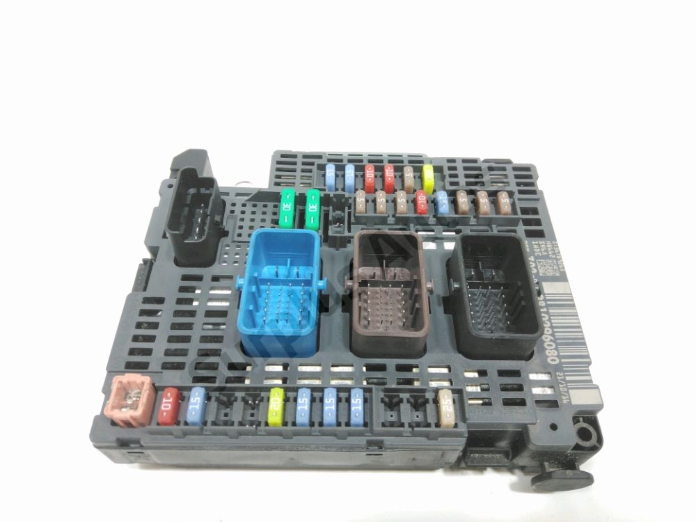 Boite à fusibles moteur