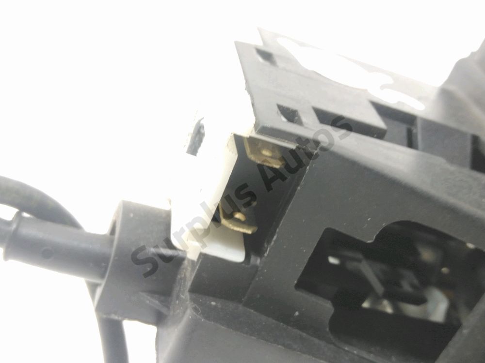 Serrure de porte avant gauche