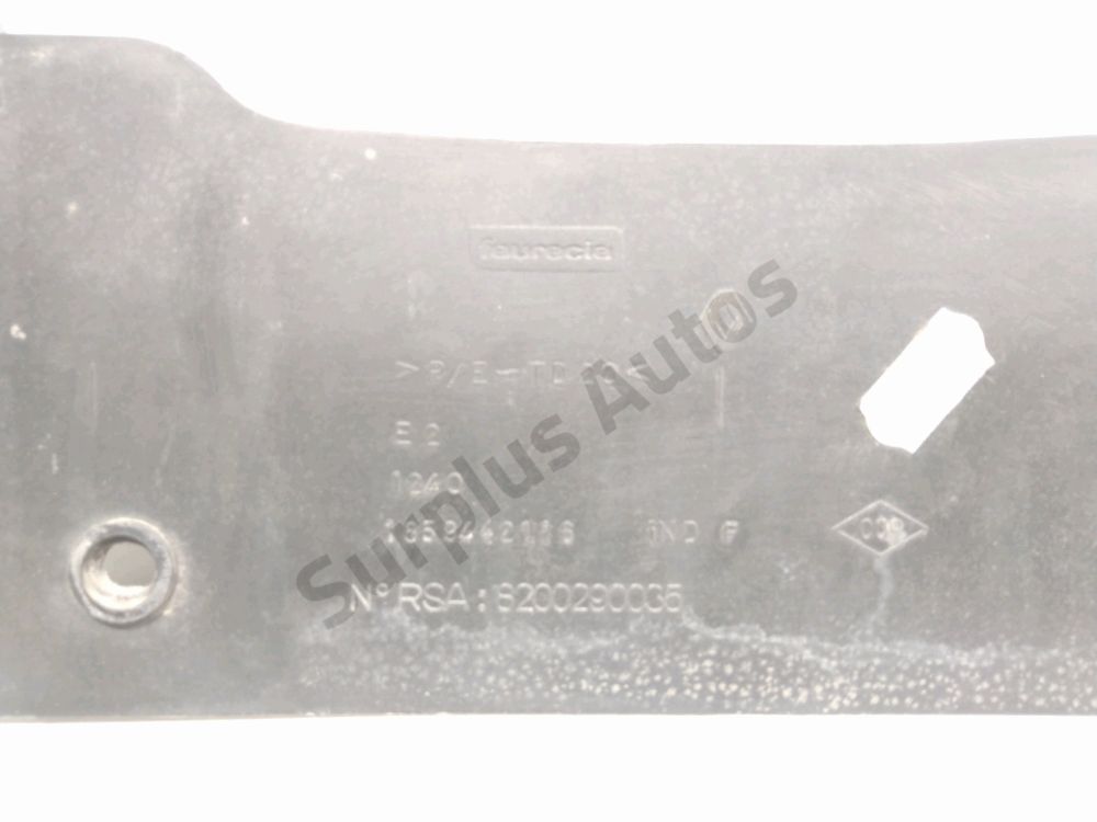 Support central de pare-choc arrière