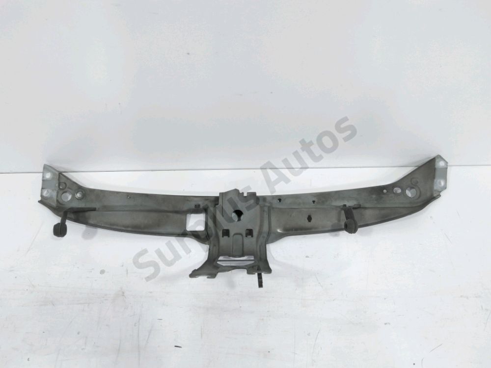 Traverse supérieure armature avant